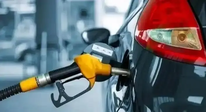 爱游戏体育官方网站-油车降费电车缴费，2026年公路税费大改，你的车一年到底亏没亏？
